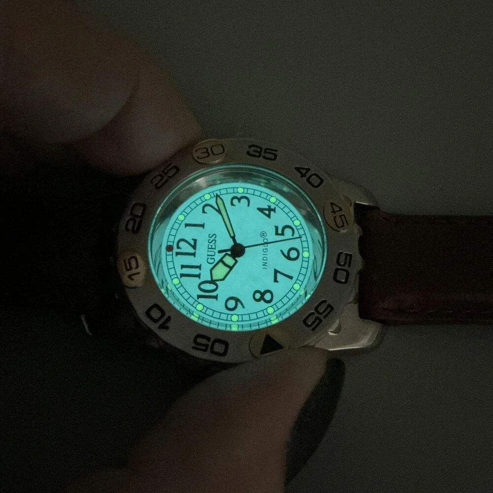 Vintage Guess Mens Watch 37mm Silver Tone Leather Indiglo Backlight New Battery